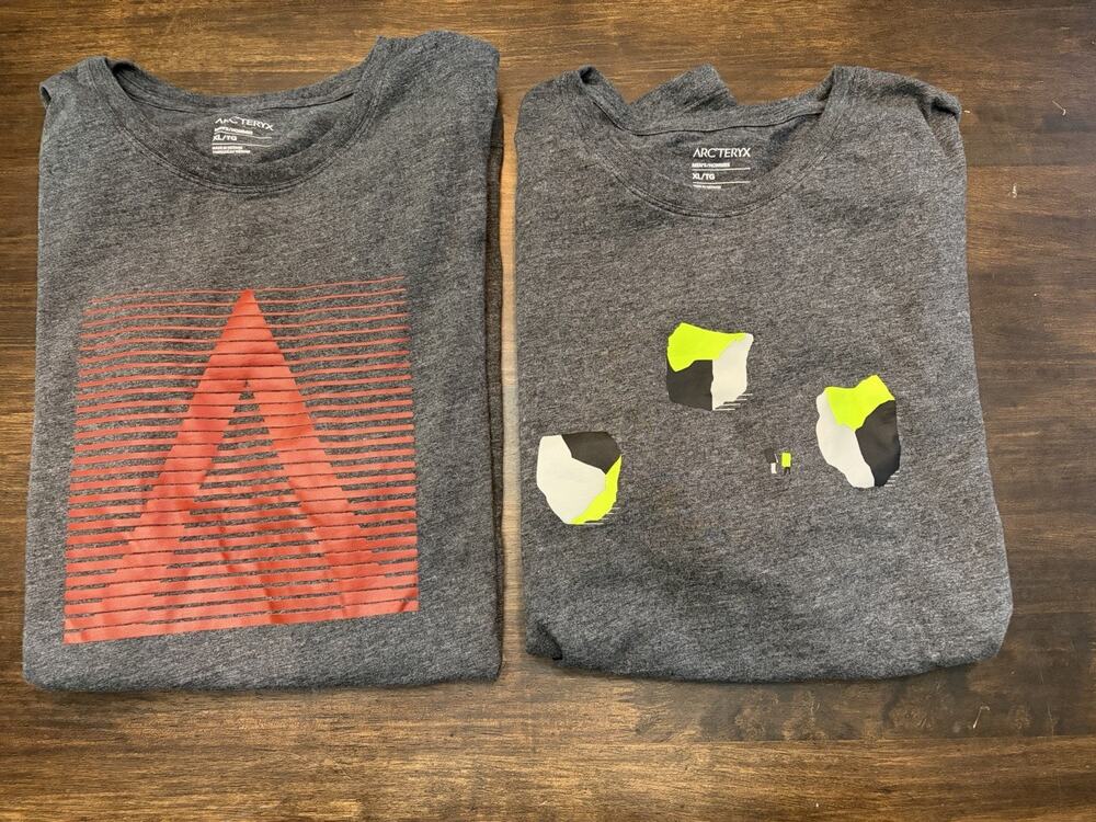 (2) Arcteryx Mens XL Charcoal Grey Heather Logo Cotton Graphic T-Shirt Lot